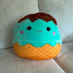 Squishmallow Maya the mint ice cream 16.0